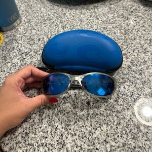 Men’s Costa Del Mar Sunglasses w/ blue reflective lens
